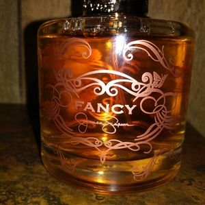 Jessica simpson fancy perfume